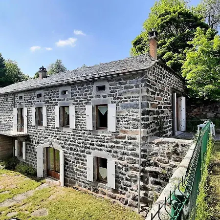 & Les De Michon Holiday home